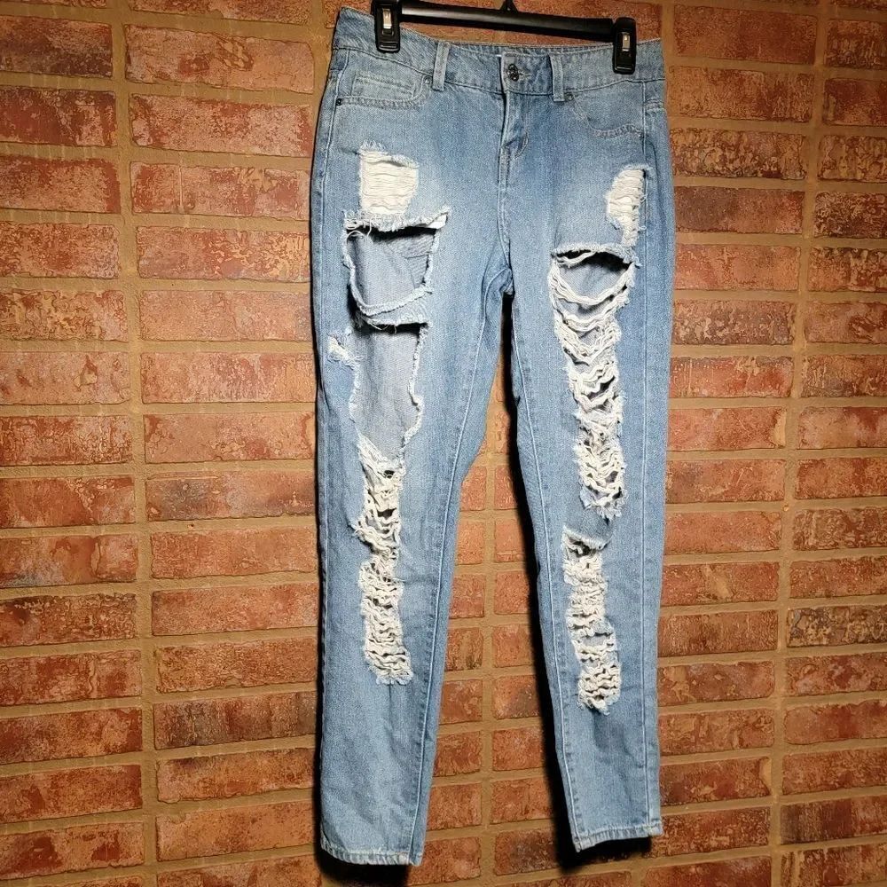 Women’s Hot Kiss High Rise Skinny Jeans Destroyed size 6